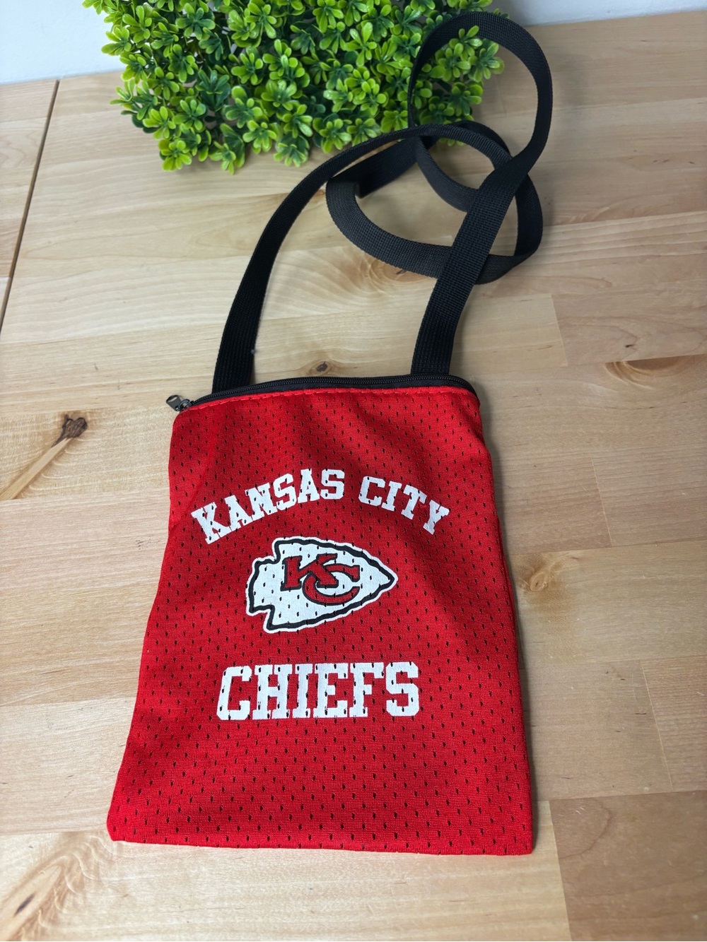 Kansas City Chiefs Red Crossbody Fan Bag
